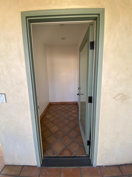 Access to private storage closet. - 10563 Cushdon Ave