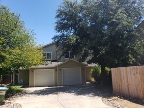 Building Photo - 579 Morgan Dr