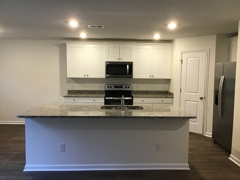 Building Photo - 1405 John Swann St