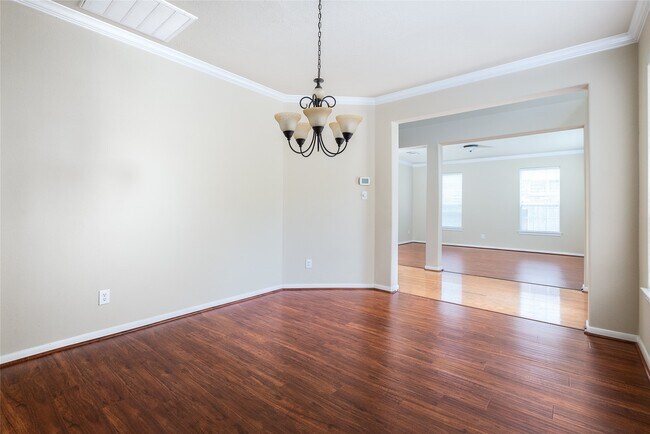 Building Photo - 26114 Sandersgate Ln