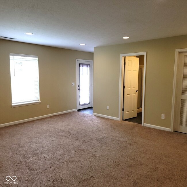 Building Photo - 9435 Tanhurst Dr