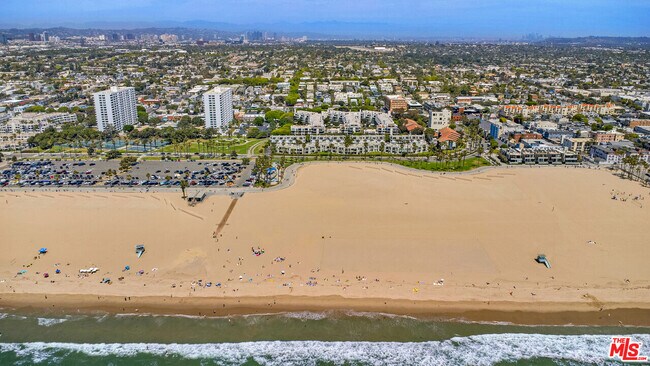 Building Photo - 2920 Neilson Wy