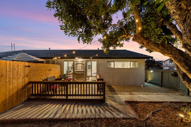 Building Photo - 4442 Clairemont Dr