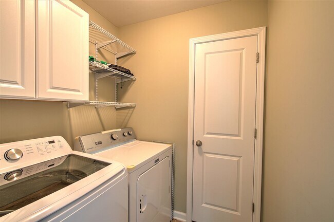 Building Photo - 256 Barbours Lane