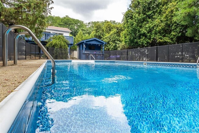 Building Photo - 31 Gleason Dr