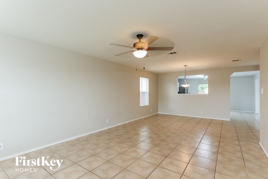 Building Photo - 111 Quince Flower