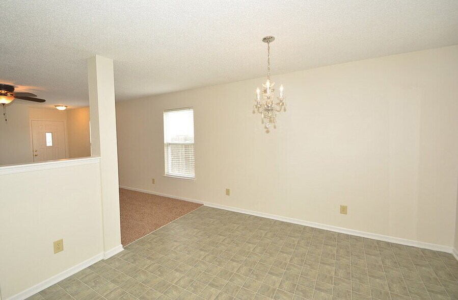 Building Photo - 8561 Bluff Point Dr