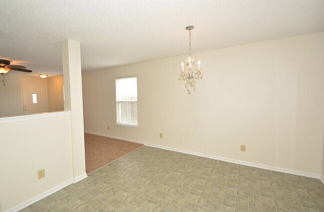 Building Photo - 8561 Bluff Point Dr