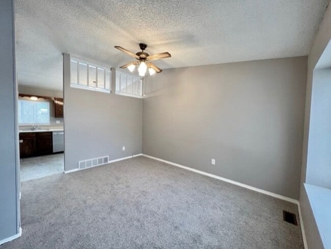 Building Photo - 3 Bedroom 1.5 Bath Home in Briargate with ...