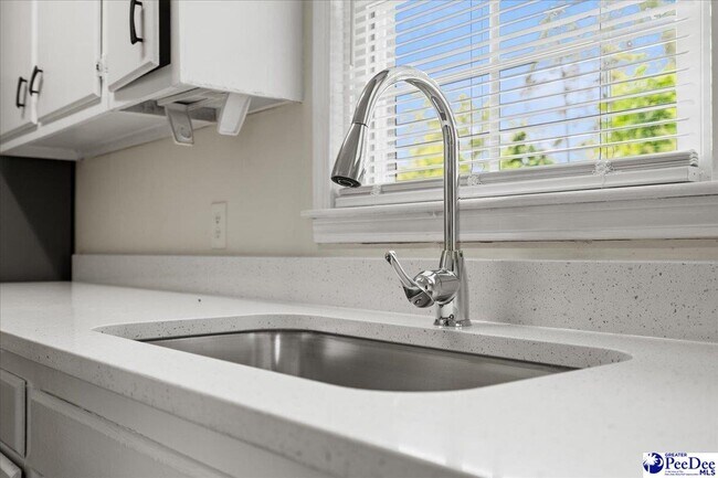 Building Photo - 319 Revell Dr