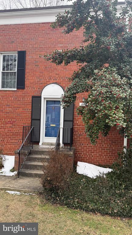 Building Photo - 1612 Mt Eagle Pl