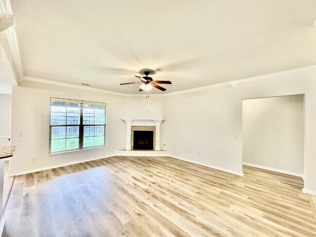 Building Photo - 441 Sorrento Dr