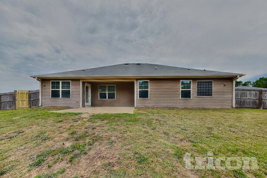 Building Photo - 295 New Castle Ln