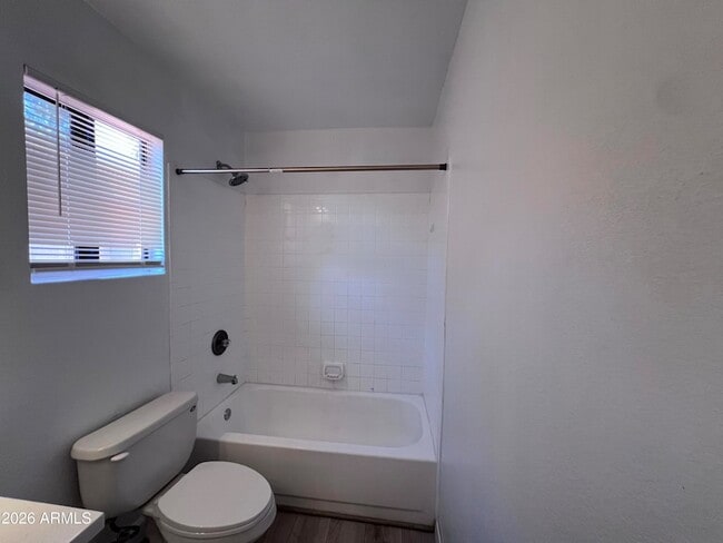 Building Photo - 4568 W Ivanhoe St