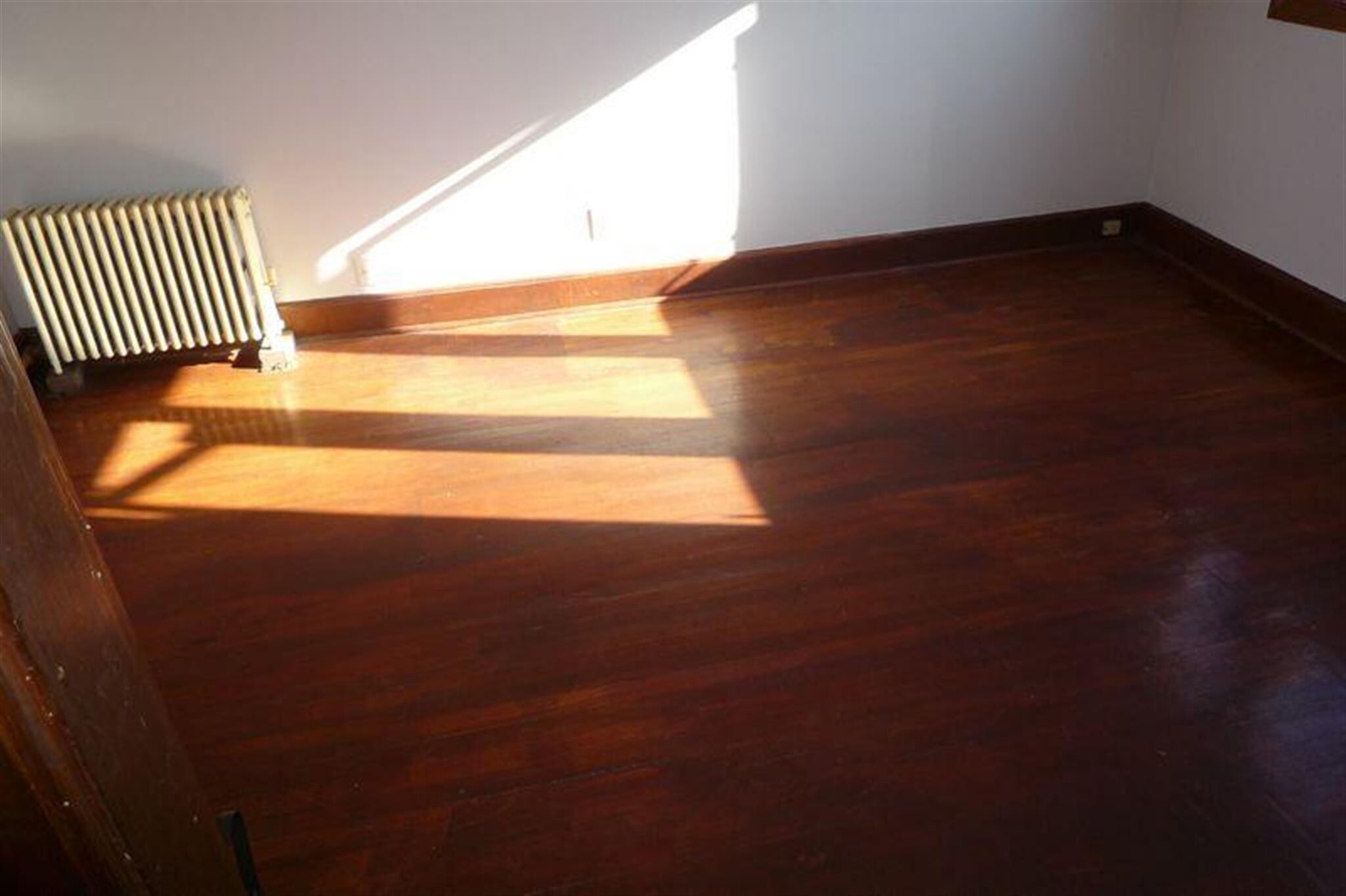 Building Photo - 569 Main St