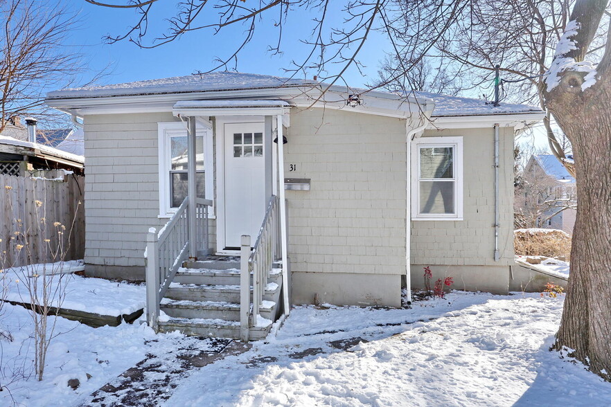 Building Photo - 31 Rea Ave