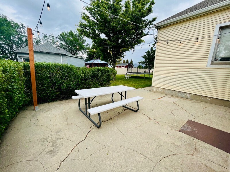 Building Photo - 722 W 400 N