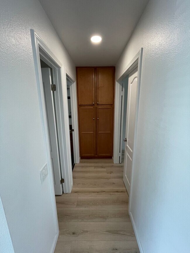 Building Photo - Remodeled 1 Bedroom in San Diego!! Water/Trash Included