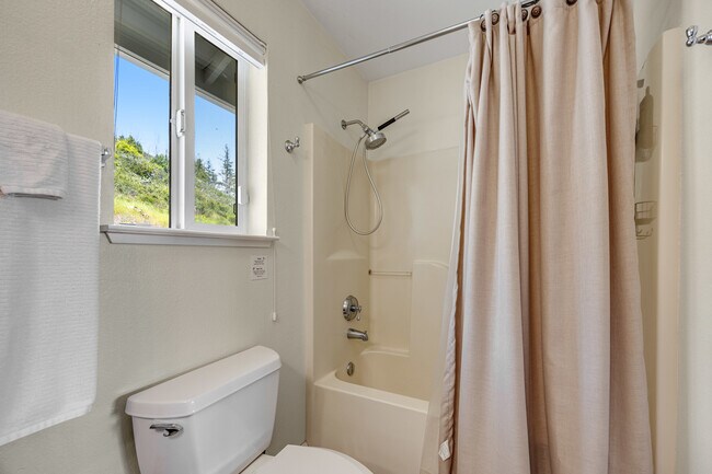 Building Photo - 323 Bodmer Ln