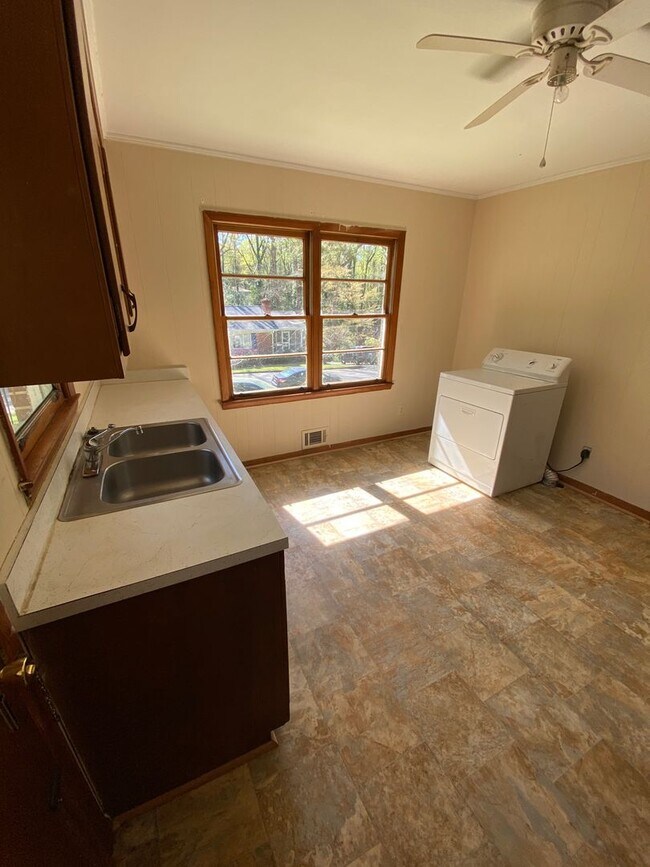 Building Photo - Annes Ct_262_264