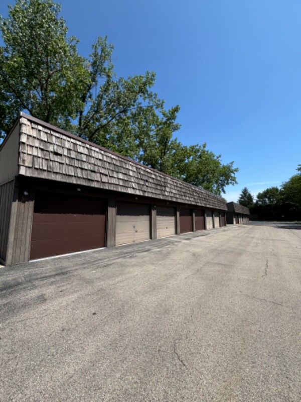 Building Photo - 484 Timber Ridge Dr