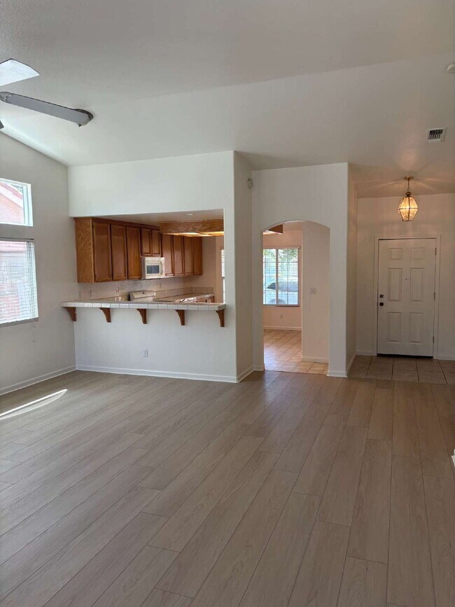 Building Photo - Charming 3 Bedroom Home in Desirable Elk Grove Neighborhood with 2-Car Garage