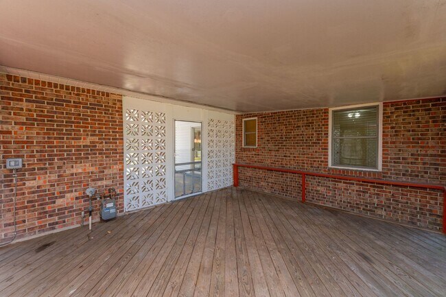 Building Photo - Updated 3 Bedroom in Great Location!