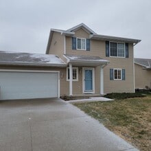 Building Photo - 4808 NE Michael Dr