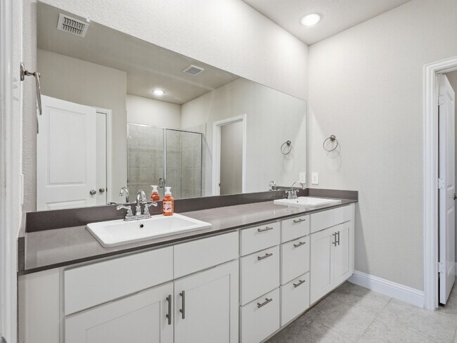 Building Photo - 1128 Red Hawk Ln