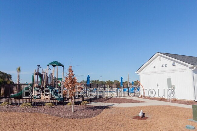 Building Photo - 1382 Speedway St