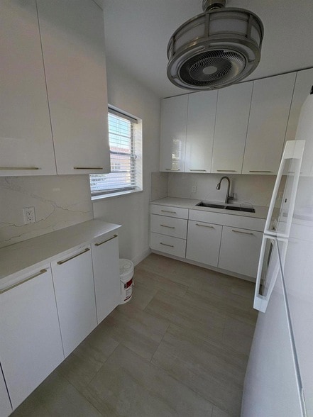 Building Photo - 244 Sheffield J