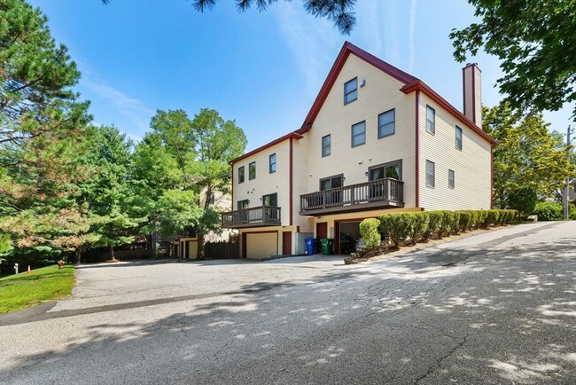 Building Photo - 29 Cottage St