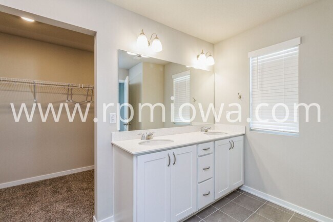 Building Photo - PRAIRIE TRAIL HOME!! 4 Bedroom, 3 Bathroom in Ankeny