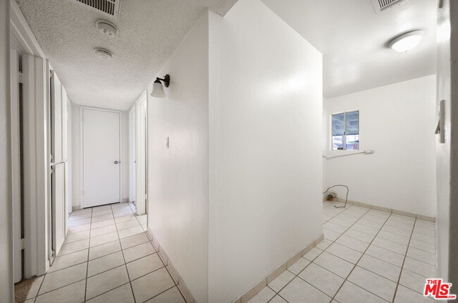 Building Photo - 1040 Iris St