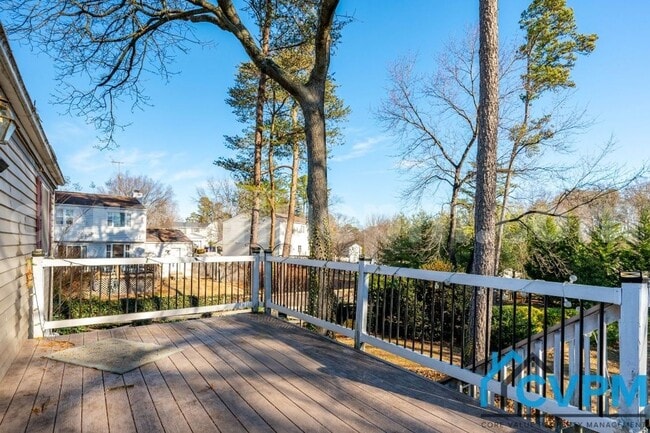 Building Photo - 7717 Baggins Rd