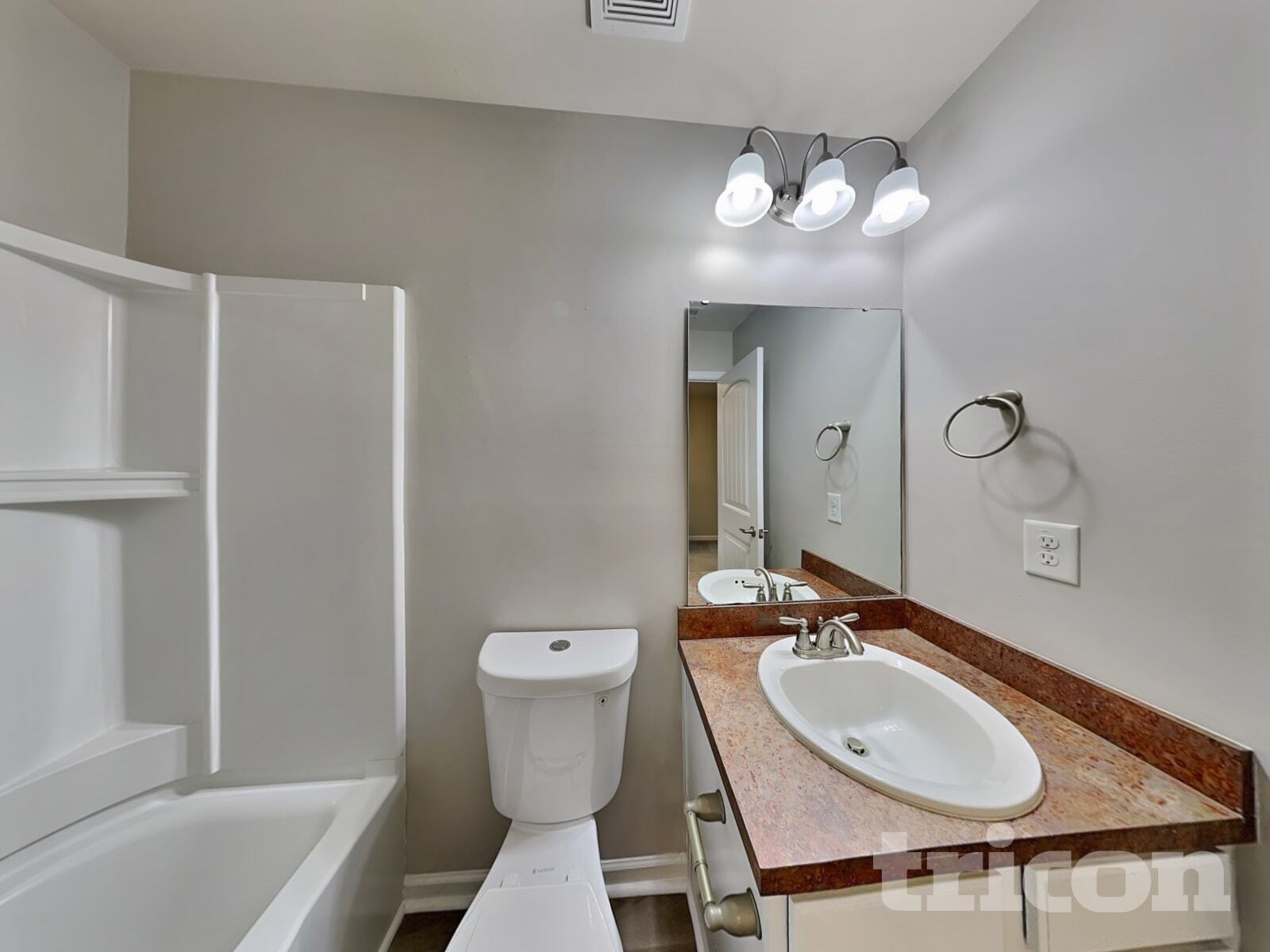 Building Photo - 4416 Lyman Ave