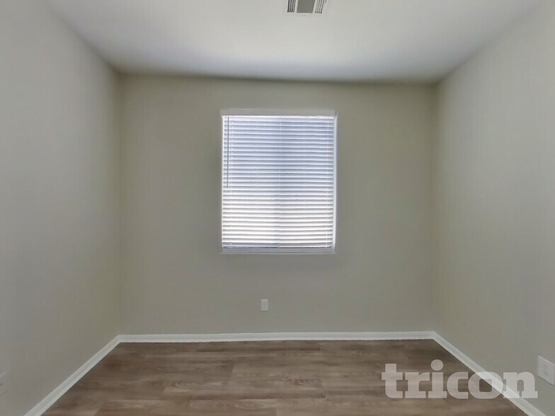 Building Photo - 705 Irish Mittens Ct