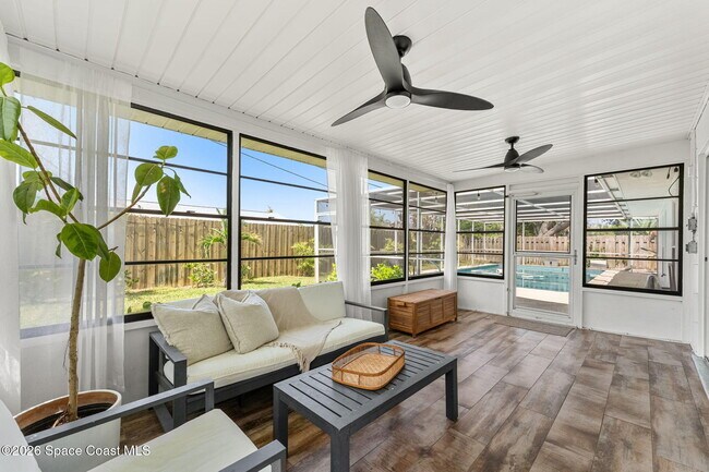 Building Photo - 440 Coconut Dr