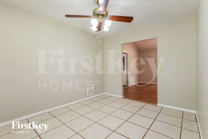 Building Photo - 12122 Cheyenne Trail