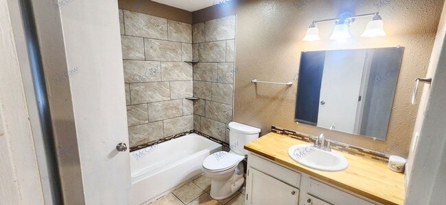 Building Photo - 9510 Olde Towne Row
