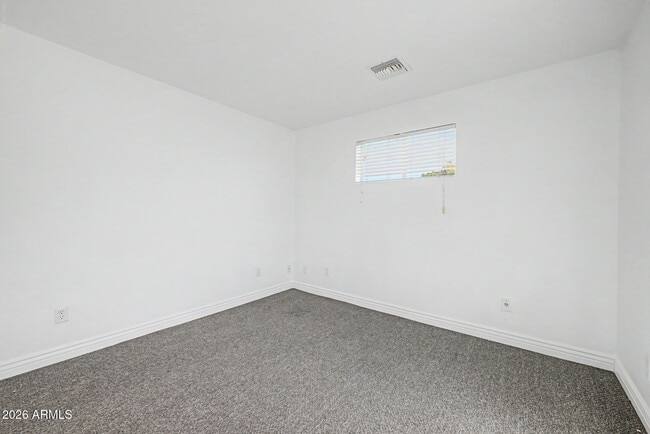 Building Photo - 106 E Geneva Dr