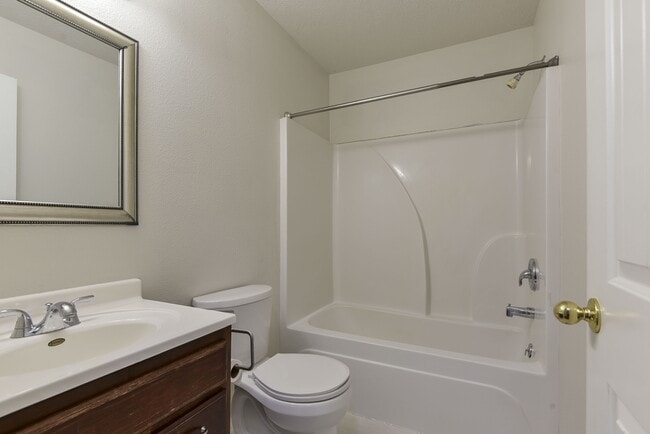 Building Photo - 1791 Fruit Farm Rd