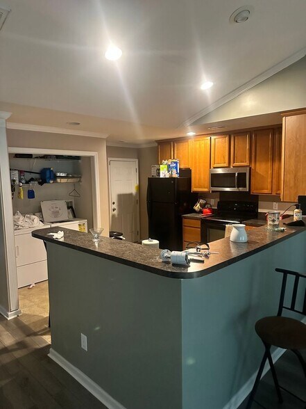 Building Photo - 626 English Oak Cir