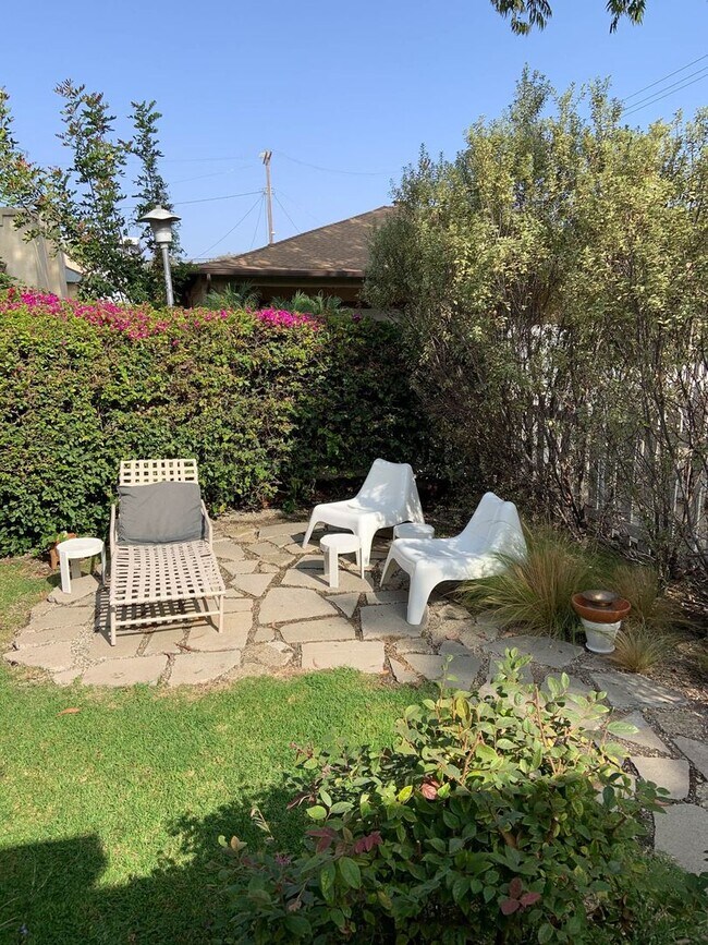 Building Photo - VENICE BEACH COTTAGE