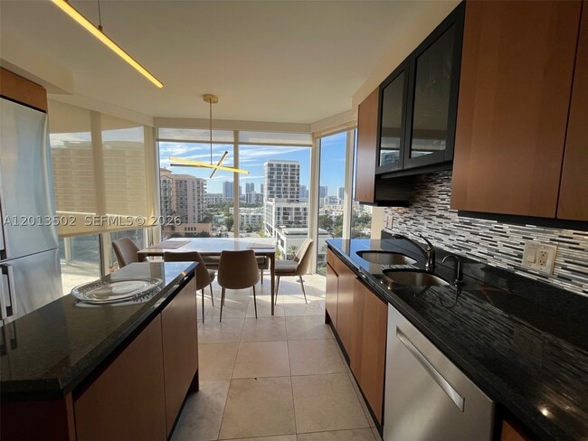 Building Photo - 17555 Collins Ave