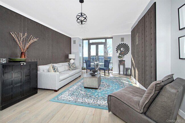 Building Photo - 10 City Pl