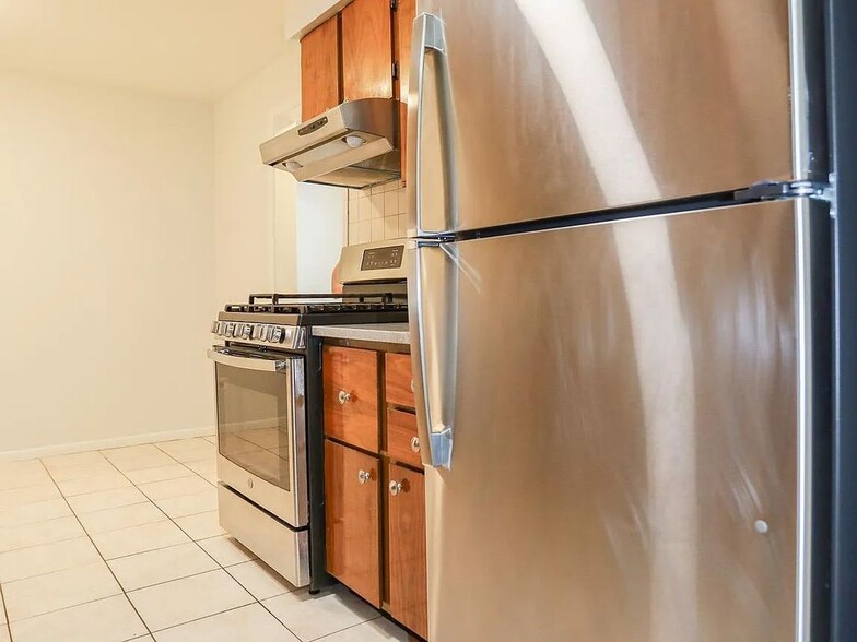 Building Photo - 700 McKinley Ave