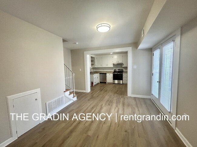 Building Photo - 1805 Grandin Rd SW