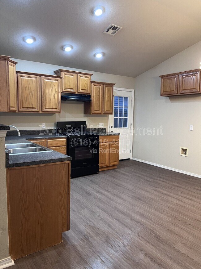 Building Photo - 89 W Fairlane Ct