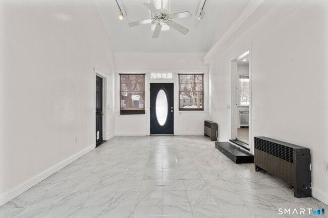 Building Photo - 5 Arden Rd